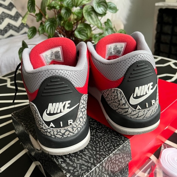 Air Jordan 3 Retro SE Fire Red Cement Grey Basketball Shoes - Picture 11 of 16